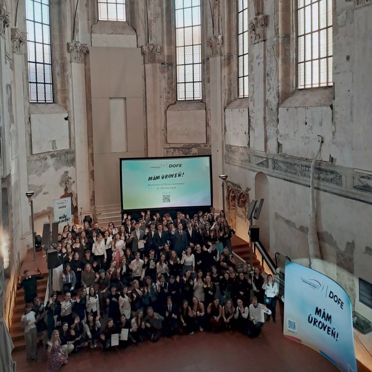 Stříbrno bronzová DOFE ceremonie v Pražské křižovatce